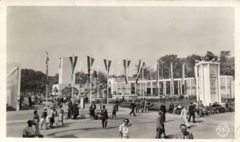 Budapest XIV. Városliget az 1942-es Budapesti Nemzetközi Vásár, a "Háborús Vásár" So. Stpl (fa)