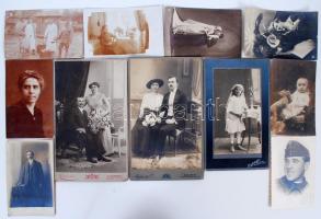 cca 1880-1940 36 db vegyes fotó, benne jó keményhátúak, katonaiak