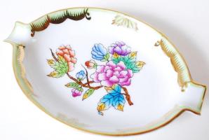 Viktória-mintás kézzel festett jelzett Herendi porcelán hamutál /  Hand painted Herendi porcelain ashtray, 11,5x7,5cm