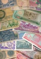 Vegyes bankjegy tétel 100db papírpénzzel, főleg UNC állapotban T:I-III,III-
100pcs of mixed paper mo...