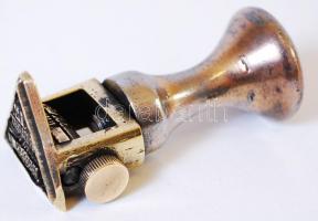 cca 1920 "12. Budapest" feliratú, háromszög alakú, réz dátumbélyegző, 8cm