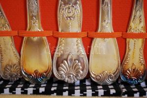 12 személyes ezüstözött olasz evőeszköz készlet, gazdagon díszített, eredeti dobozában, ceritfikát p...