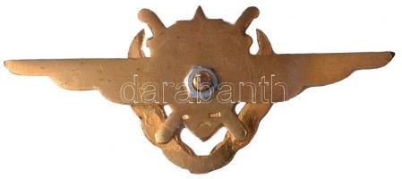 1975. "Aranykoszorús I. osztályú repülőgépvezető jelvény, jelzett aranyozott ezüst kitüntetés, ...