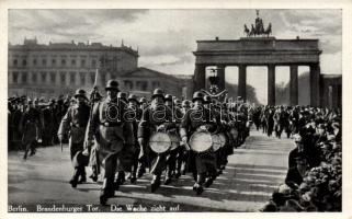 Berlin Branderburger gate, guards' parade