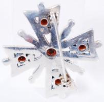 Ezüst (Ag) bross fazettált gránátokkal és markazitokkal / 
Silver brooch with faceted granite stones...