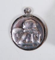 Egy pár ezüst (Ag) fülbevaló és 2db medál / 
A pair of silver earrings and 2 pendants, br: 6,13gr