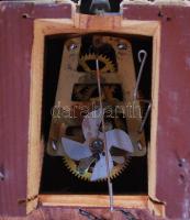 Kézzel faragott fa kakukkos óra súllyal, inga nélkül, tisztításra szorul / 
Hand carved wooden cucko...