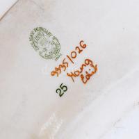 Kézzel festett számozott virágokkal díszített jelzett Zsolnay porcelán falióra, a festő "Mang E...