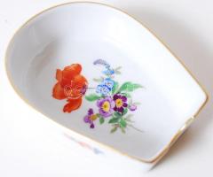 Kézzel festett kis hamutartó /  Little hand painted porcelain ashtray, 9 cm