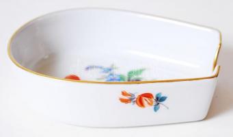 Kézzel festett kis hamutartó / 
Little hand painted porcelain ashtray, 9 cm