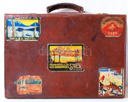 Jó állapotú régi bőr úti-koffer kulccsal és bőröndcímkékkel / vintage leather bag