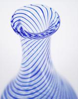 Kristály boros kiöntő, csavarodó kék-fehér szalag díszítéssel, hibátlan, m:35 cm / Crystal wine spou...