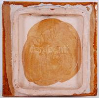 Beépíthető figurális életképet ábrázoló mázas kerámia csempe, jelzett, 21×21 cm