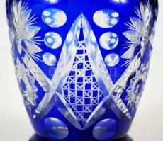 Több rétegű kobalt kék üveg váza, csiszolt, hibátlan, hámozott, m: 16 cm