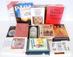 Vegyes tétel 20db könyvvel, ill. nyomtatvánnyal, közte katonai és történelmi témájú könyvek, Pápa képeskönyv, Maria Treben: Egészség Isten patikájából, Kirándulók könyve, etc.