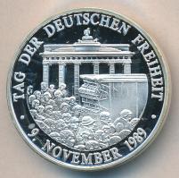 NSZK 1989. "40 éves az NSZK" Ag emlékérem (8.5g/0.999) T:PP
GFR 1989. "40th anniversa...