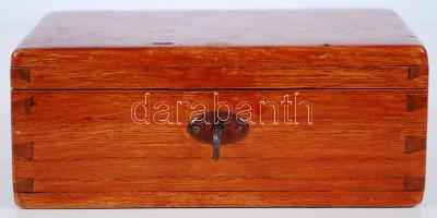 Lakkozott fa dobozka kulccsal /  Wooden box with key, 15x10x6cm