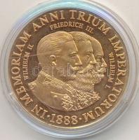 Németország DN. "Uralkodók / I. Vilmos - II. Vilmos - III. Frigyes" aranyozott emlékérem T...