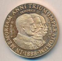 Németország DN. "Uralkodók / I. Vilmos - II. Vilmos - III. Frigyes" aranyozott emlékérem T:PP Germany ND. "Kings - Wilhelm I - Wilhelm II - Frederick III" gold plated commemorative medallion C:PP