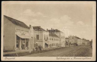 Nagyatád Széchenyi tér a Korona szállóval, Krammer Sándor divatáruháza (fa)