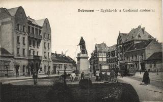 Debrecen Egyház tér a Csokonai szoborral, villamos