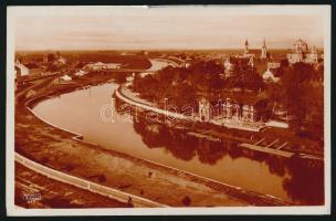 Győr zsinagógával (kis szakadás / small tear)