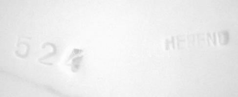 Herendi fehér mázas hiányos étkészlet, jelzett formába nyomott Herend és a formaszámok, 7db lapostán...