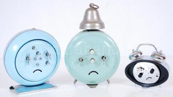 Retró szovjet, kínai, asztali ébresztő órák, működnek, összesen: 3 db / Cca 1980 desktop alarm clock...