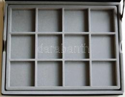 Éremtartó kazetta 1 kivehető tálcával, összesen 24 férőhellyel 50x50mm, újszerű állapotban!