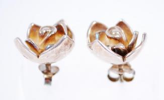 Rózsa alakú ezüst (Ag) fülbevaló pár / 
A pair of silver earrings shaping roses, 5,83gr