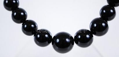 Ónix nyaklánc ezüst (Ag) szerelékkel /  
Onyx necklace with silver accessories, 43cm