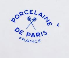 Renault 1898, matricás díszítésű, aranyozott szegélyű, jelzett Porcelaine de Paris tálka / 
French p...