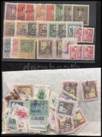 Régi magyar okmánybélyegek berakólapon és zacskóban, ömlesztve