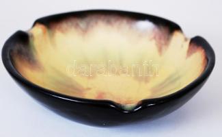 Kádár jelzésű mázas kerámia hamutartó / 
Ceramic ashtray with individual design, d: 12,5cm