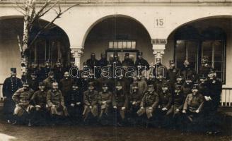 1918 Altiszti iskola tisztikara gázálarcban, csoport photo