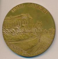 Franciaország 1987. "Hotel Lambert" Br emlékérem (68mm) szign.: j. Boyer T:1 dísztokban France 1987. "Hotel Lambert" Br medallion (68mm) sign.: J. Boyer C:Unc in case