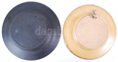 2 db fazekas dísztányér, jelzettek, hibátlanok, d:26, 28 cm