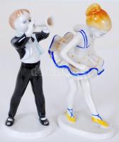 2db kézzel festett jelzett Hollóházi porcelán figura / 
Hand painted Hollóházi porcelain figures, 12...