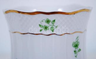 Kézzel festett, aranyozott, jelzett Hollóházi váza / 
Hand painted gold plated porcelain vase, 18cm