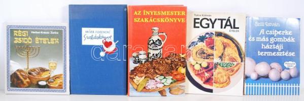 5db szakácskönyv: Régi zsidó ételek; Móra Ferencné szakácskönyve; A csiperke és más gombák háztáji termesztése, stb.
