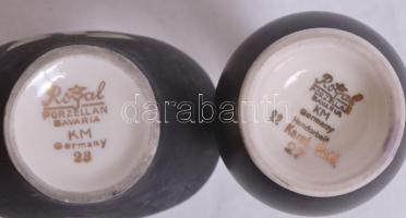 2 db Royal Bavaria vázácska, jelzett, apró csorbákkal, kézzel festett, m: 10,12 cm / German porcelai...