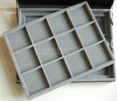 Éremtartó kazetta 1 kivehető tálcával, összesen 24 férőhellyel 50x50mm, újszerű állapotban!