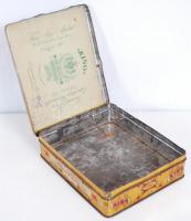 Nestor Gianaclis egyiptomi fém cigarettásdoboz / 
Egyptian metal cigarette box, 12,5x15x3,5cm