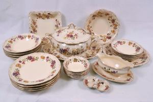 Zsolnay pillangó mintás étkészlet, kézzel festett, hibátlan, jelzett, összesen: 25 db/ Zsolnay dinner set in flawless condition