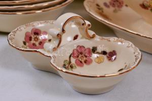 Zsolnay pillangó mintás étkészlet, kézzel festett, hibátlan, jelzett, összesen: 25 db/ Zsolnay dinne...