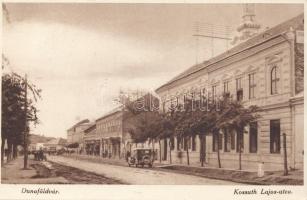Dunaföldvár Kossuth Lajos utca automobillal