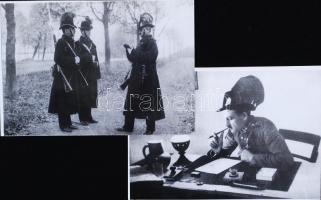 1916 2 db fotó: csendőrségi ellenőrzés, csendőr jelentést ír 9×13 cm(2×)