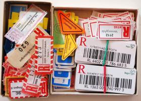 217 db magyar és 100 db külföldi ragjegy 2 kis dobozban