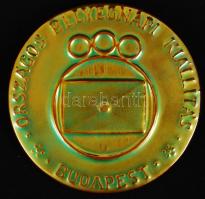 "Országos Bélyegnapi Kiállítás - Budapest" feliratú, modern, eozin mázas, jelzett Zsolnay porcelán plakett, d: 10cm