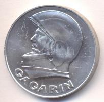 Szovjetunió 1991. "Gagarin - Az első ember a holdon" Al emlékérem T:BU tanúsítvánnyal Soviet Union 1991. "Gagarin - First Man in Space" Al medallion C:BU with certificate